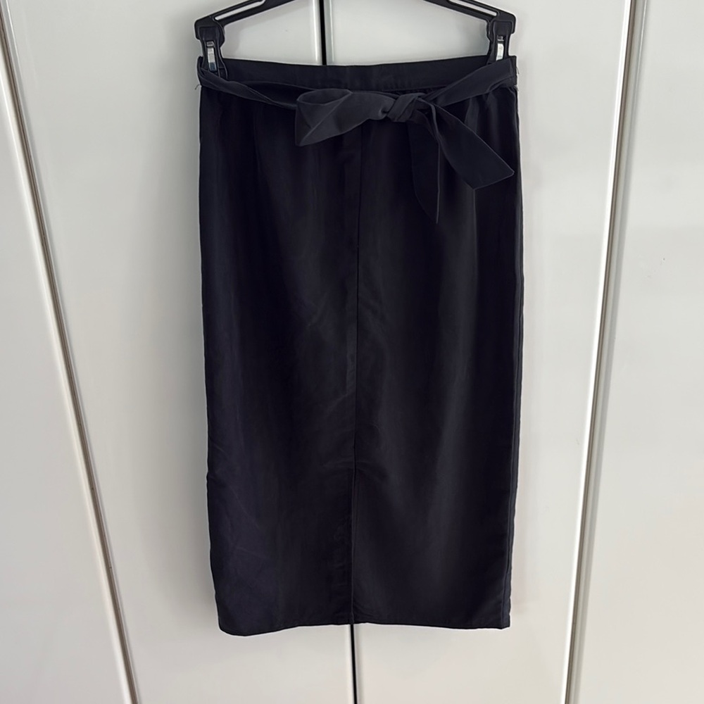 Elegant Black Pencil Skirt American Apparel